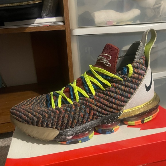 Lebron James 16 “what the 1 through 5” - Picture 8 of 12